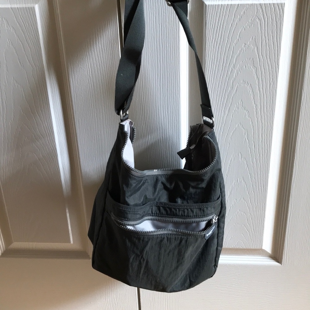 Baggalini grey adjustable strap handbag